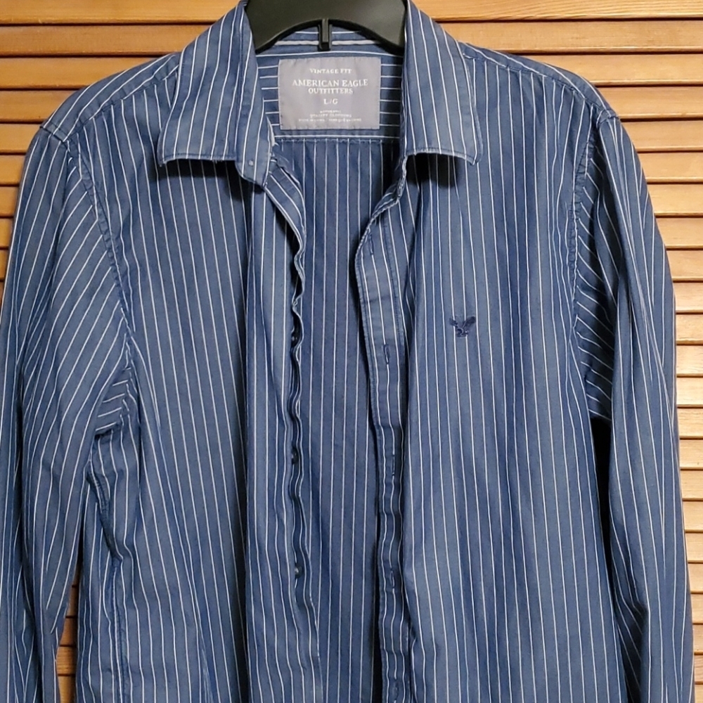 American Eagle Button Up